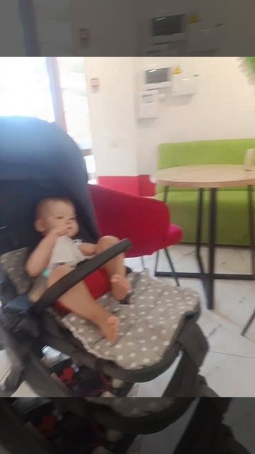 Хорошее место для завтрака с детками удобно есть мест смотреть онлайн