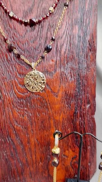 Комплект украшений из граната. Гранатовый браслет. +7939