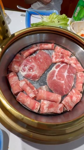 Мяса в Китае не много, но оно есть 🥩 смотреть онлайн