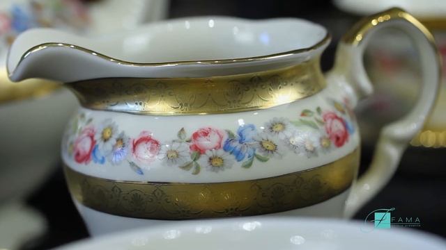 Порцеляновий чайний сервіз 