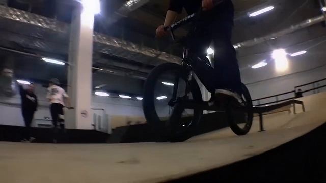 ОТКРЫЛИ ПЕРВЫЙ КРЫТЫЙ СКЕЙТПАРК В ВОЛГОГРАДЕ! смотреть онлайн