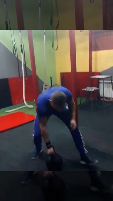 50 кг гиря на попа 💪🔥 смотреть онлайн