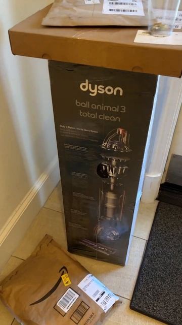 Кто то Дайсон пылесос заказал, вот стоит никому не нуж? смотреть онлайн