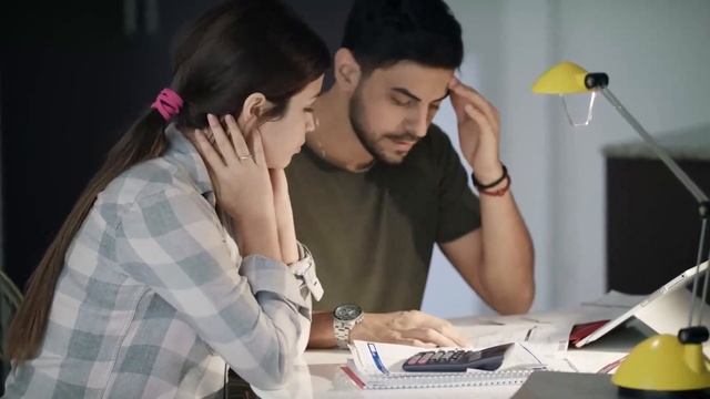 ПРОПУСТИЛА МЕЖДУ НОГ РАДИ ИНТЕРЕСА. Истории из жизни р смотреть онлайн