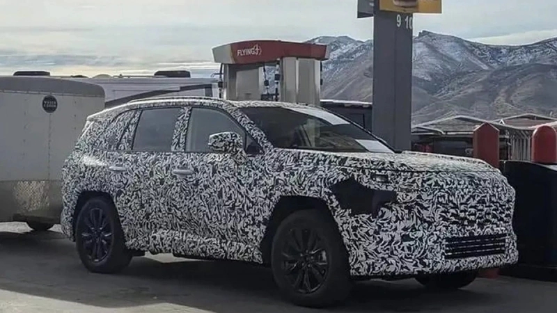 Новый Toyota RAV4 2026: рассекречен салон кроссовера смотреть онлайн