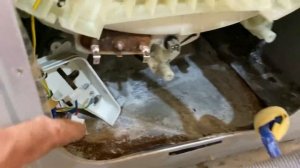 Стиральная машинка Samsung постоянно работает насос.