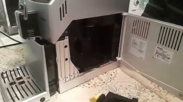 Ремонт кофемашины Филипс . смотреть онлайн