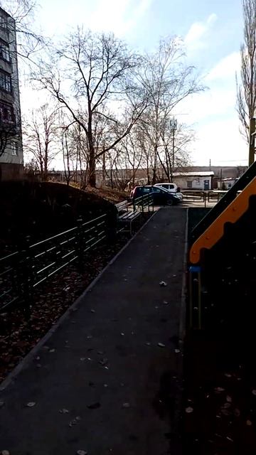 Уютная детская площадка. смотреть онлайн