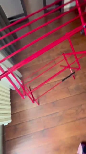 Красная сушилка Bilmann для самых смелых любителей ярких смотреть онлайн