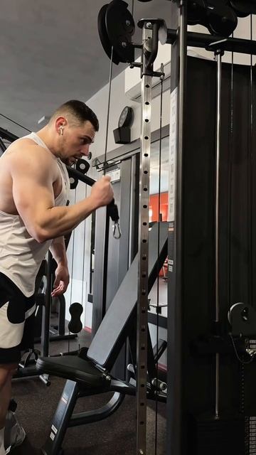 Топ упражнения на трицепс 😎👌#тренировка #спорт #спор смотреть онлайн