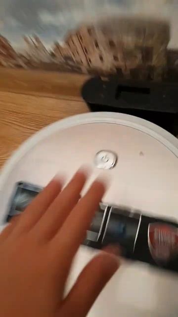 когда ты решил включить робот пылесос😂 смотреть онлайн