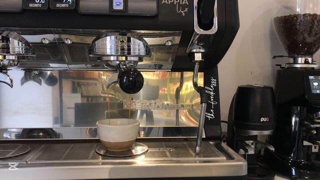 К вашему вниманию айс американо ☕️ #coffee#iceamericano#ice#coffee ? смотреть онлайн