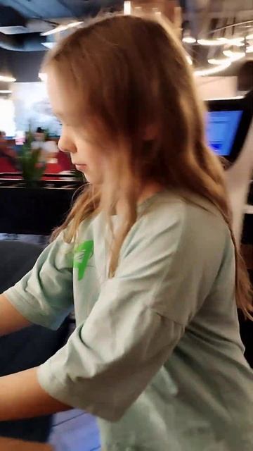 гриль хаус в Челябинске. #робот приносит вам еду и дари смотреть онлайн