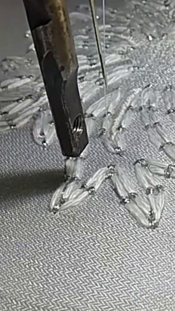 Интересная вышивка в прикреп на швейной машине с таин?