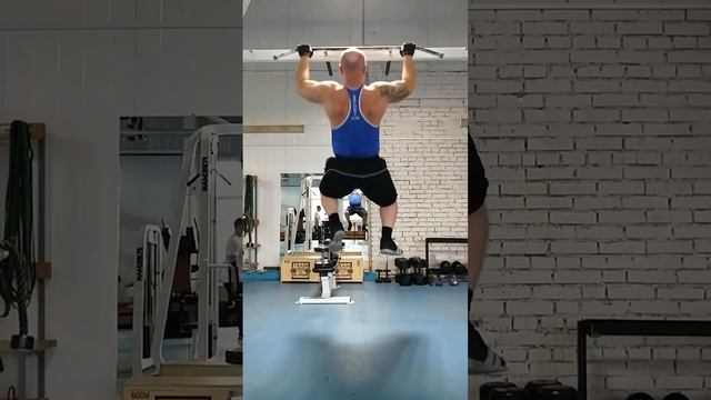 Подтягивания на турнике. свой вес 100 кг. смотреть онлайн