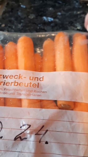 Как можно долго хранить морковь 🥕 🥕 в холодильнике смотреть онлайн