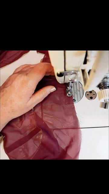 Лапка, которая делает рюши сама! 😅 Теперь без неё не ш?