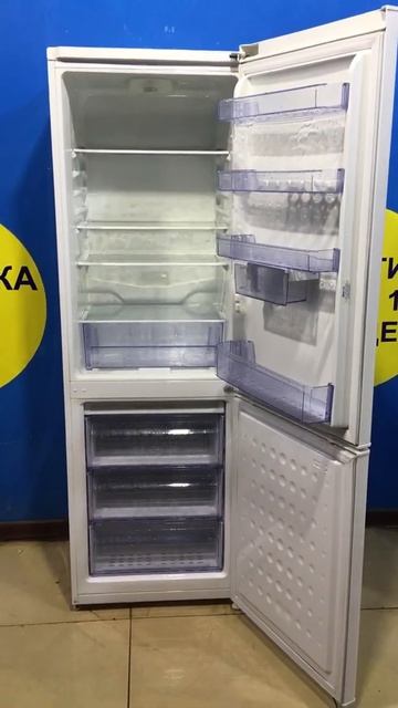 Холодильник Beko CS334022