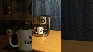 Кофеварка рожкового типа Endever Costa-1060 Silver/Black