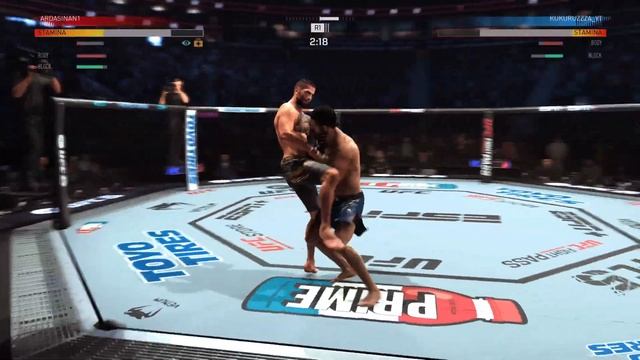 Колхозная мясорубка в UFC 5 во всей красе😆 смотреть онлайн