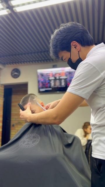 Power of a haircut 🔥 #barbershop #reels #haircut #жиза #юмор #рек #barber #реком смотреть онлайн