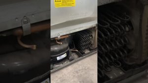 Холодильник лджи  не морозит! Самая распространенная ?