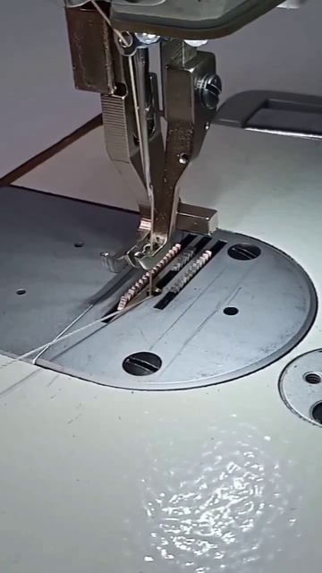 швейная машинка и сумка