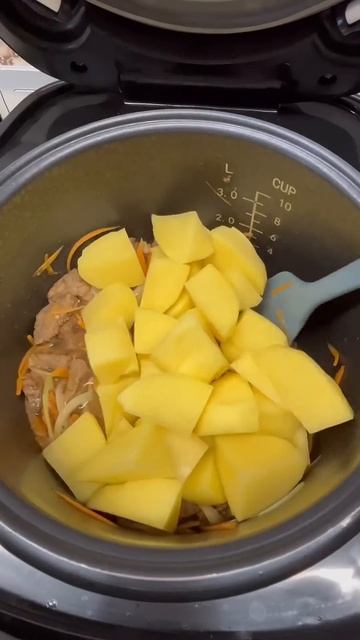 Картофель с мясом в мультиварке #рецепты #рецепт #ужин смотреть онлайн