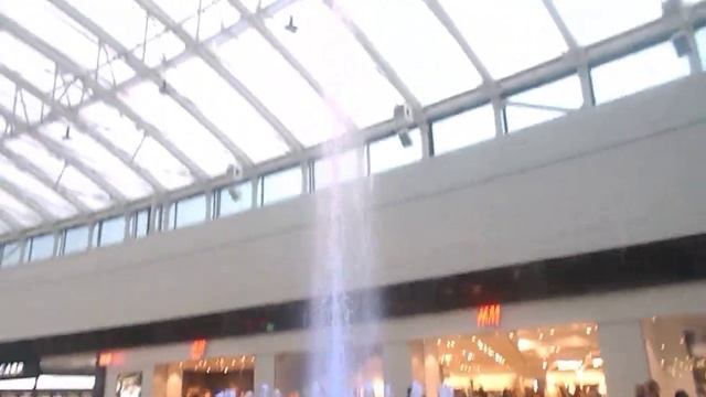 ТРЦ Лавина Водное шоу фонтан