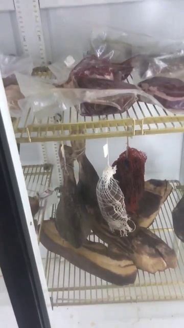 Холодильник домашнего колбасника. #shorts #колбаса #тамбо смотреть онлайн