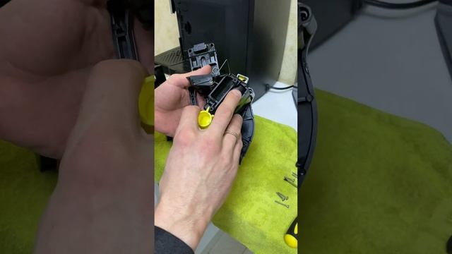 Кофемашина PHILLIPS не наливает кофе. Сливает в поддон смотреть онлайн