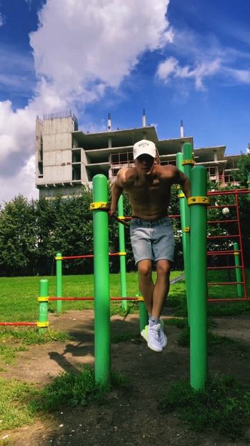 Тренировка с собственным весом #sports #motivation #турник #тре смотреть онлайн