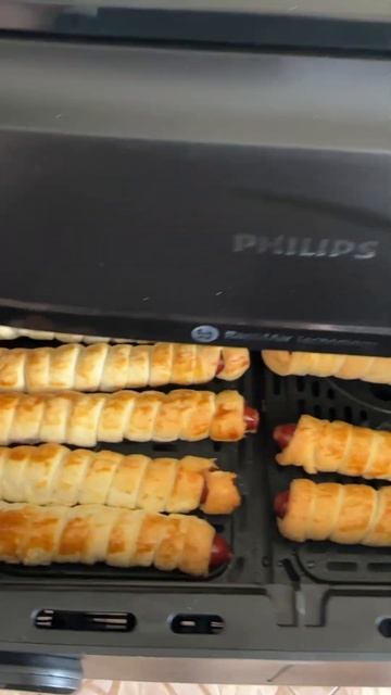 Сосиски в тесте за 7 минут в аэрогриле Philips – проще не б смотреть онлайн