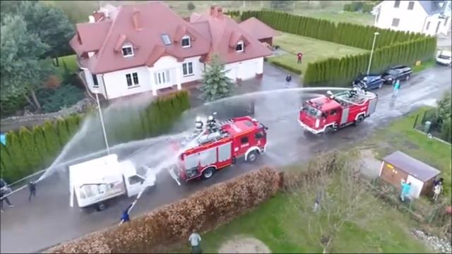Бой на пожарных машинах юмор от пожарных смотреть онлайн
