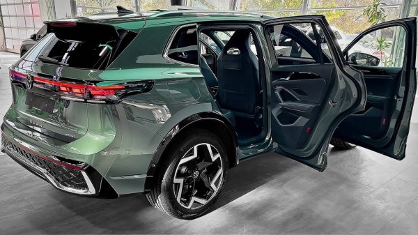 Фольксваген Тигуан: Почему он лучший выбор в 2025? Все детали в нашем обзоре!