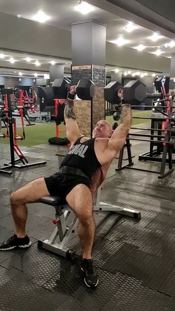 Жим в наклоне .3-10-вес 45 кг смотреть онлайн