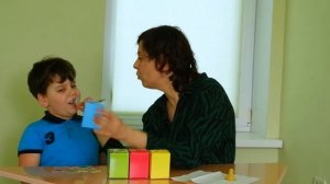 Учимся говорить букву Р, занятие с логопедом ставим зв