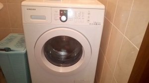 стиральная машина Samsung стирает