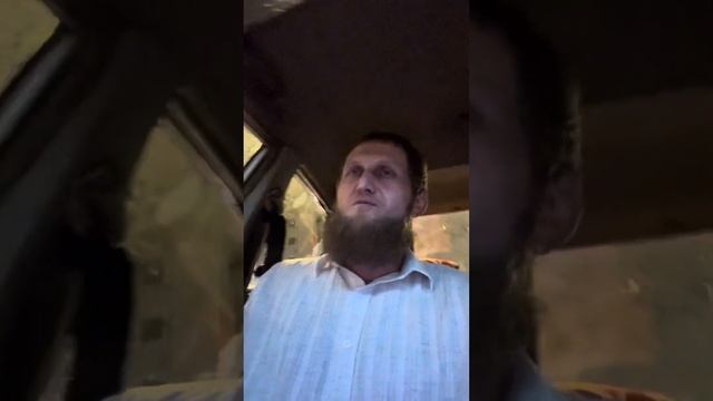 Русский брат принял ислам два дня назад уже летит Мекк смотреть онлайн