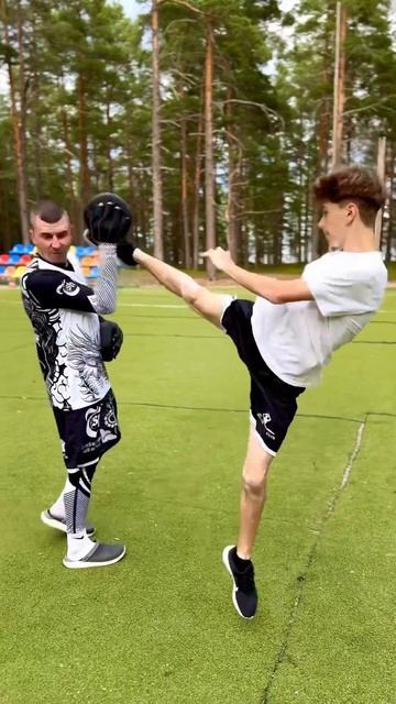 Вес спортсмена 52 кг, как думаете спортсмен в 125 кг смож? смотреть онлайн