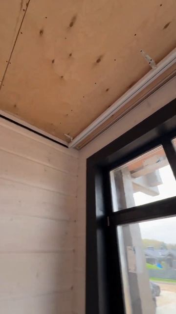 Натяжной потолок в деревянном доме с контурной подсве смотреть онлайн