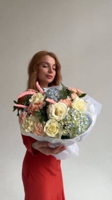 Букет с гортензиями 