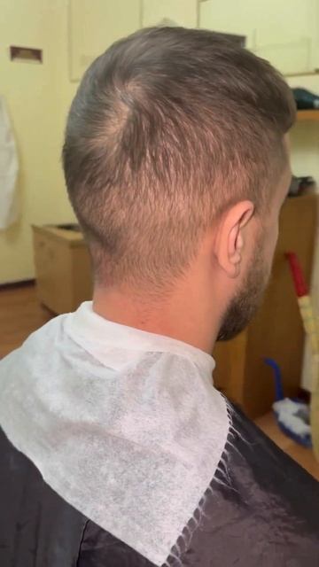 Стрижка на тонкий и редеющий волос #haircut #мужскаястриж? смотреть онлайн