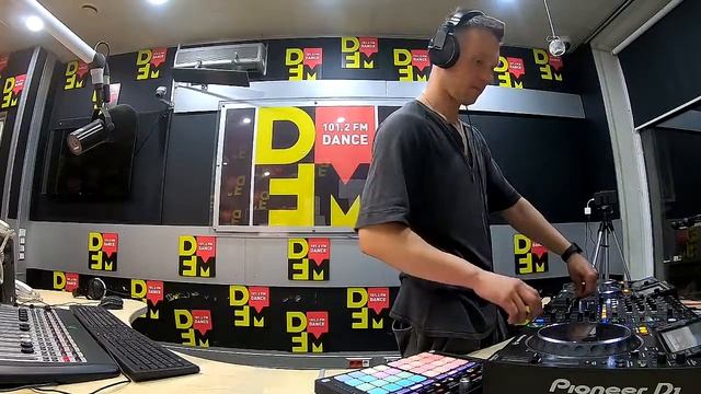 Bassland Show @ DFM (27.05.2020) - Drum&Bass новинки от российских и зарубежных друзей!