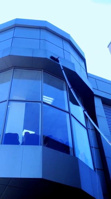 промышленный альпинист отдыхает пока мы работаем смотреть онлайн