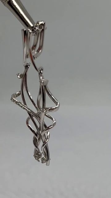 Золотые серьги с бриллиантами 585 пробы, вес 9,14 грамм, ц? смотреть онлайн