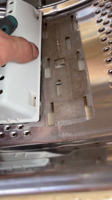 Как снять ребро барабана Indesit 5 кг#реданстиральноймаши смотреть онлайн