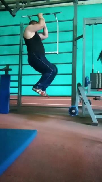 вис на одной руке с прихватом и дополнительным весом 10 смотреть онлайн