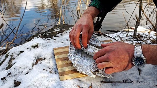 Мясо в фольге на углях. Отдых на природе смотреть онлайн