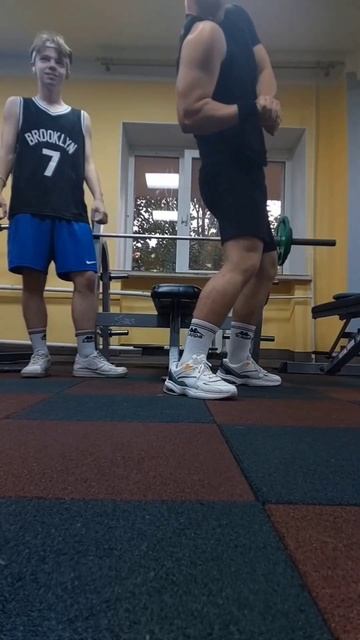 Я: Пытаюсь сделать новый вес.Мысли в моей голове и музы смотреть онлайн